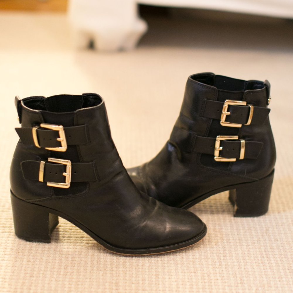 SAM EDELMAN BLACK BOOTIES WITH BLOCK HEEL